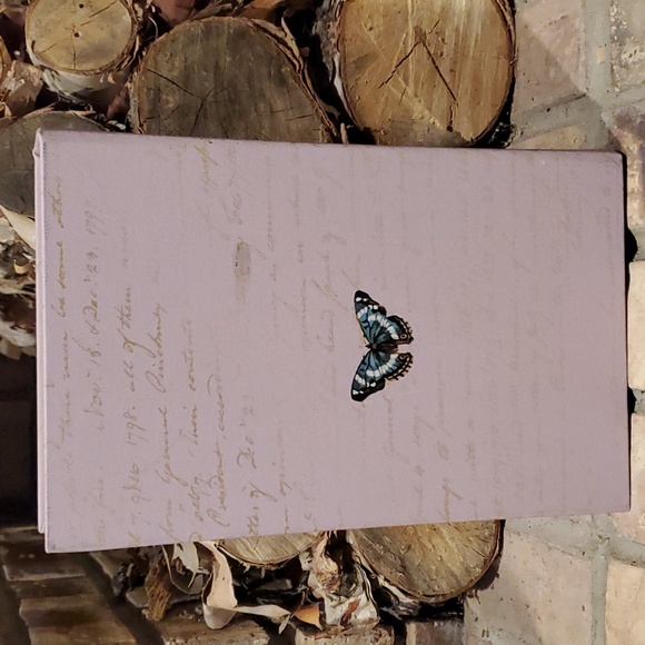 NWOT Gothic Skulls and Roses Storage Book- True Love Never Dies - Picture 5 of 10